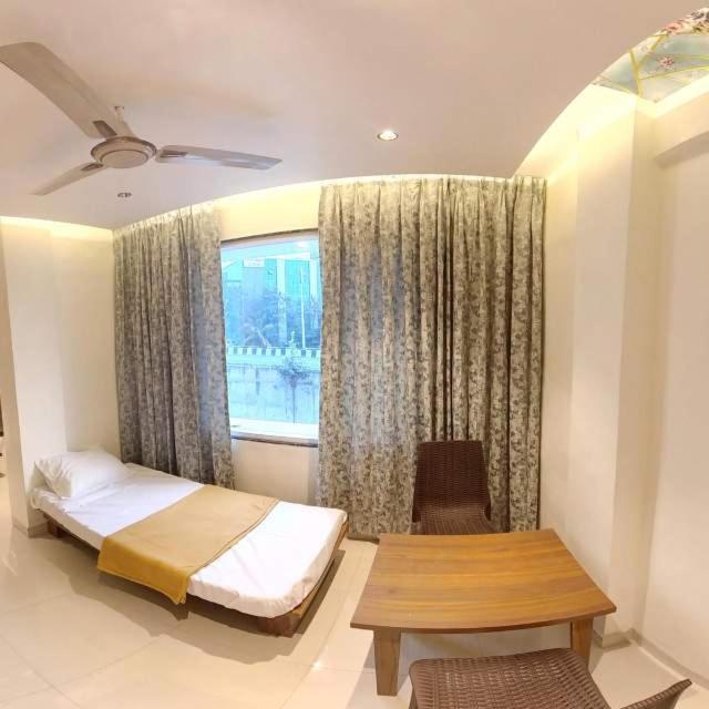 Hotel India Gate Narhe, Pune Exterior foto