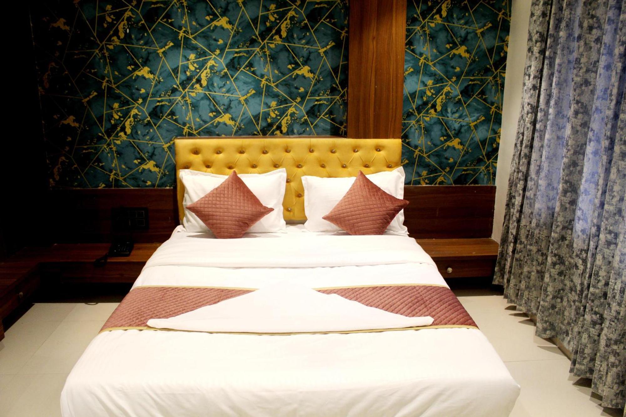 Hotel India Gate Narhe, Pune Exterior foto