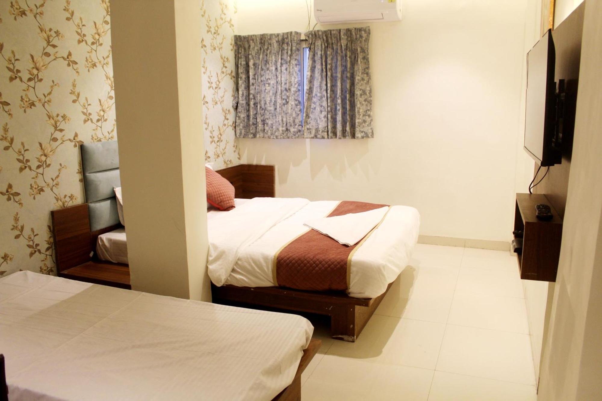 Hotel India Gate Narhe, Pune Exterior foto
