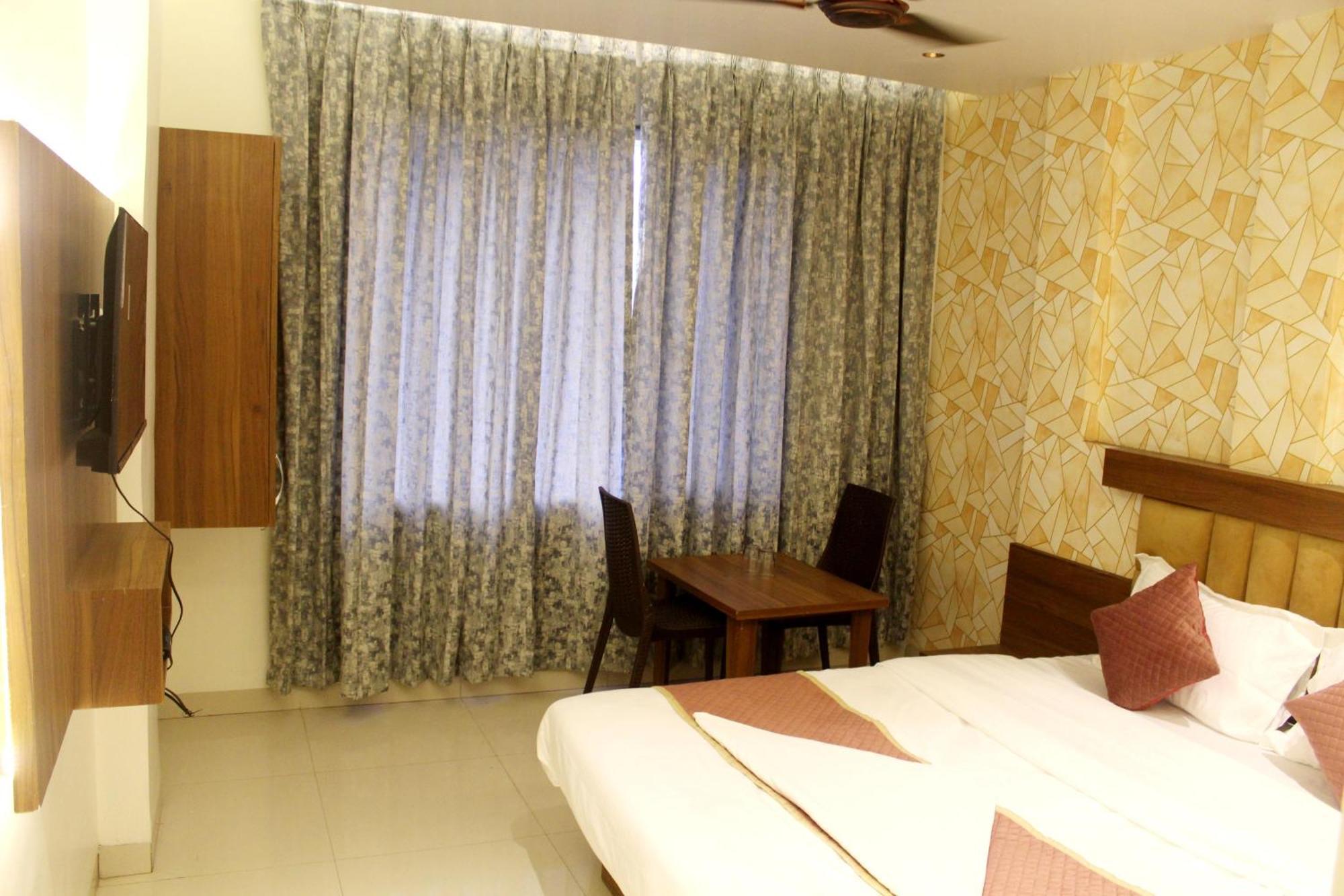 Hotel India Gate Narhe, Pune Exterior foto