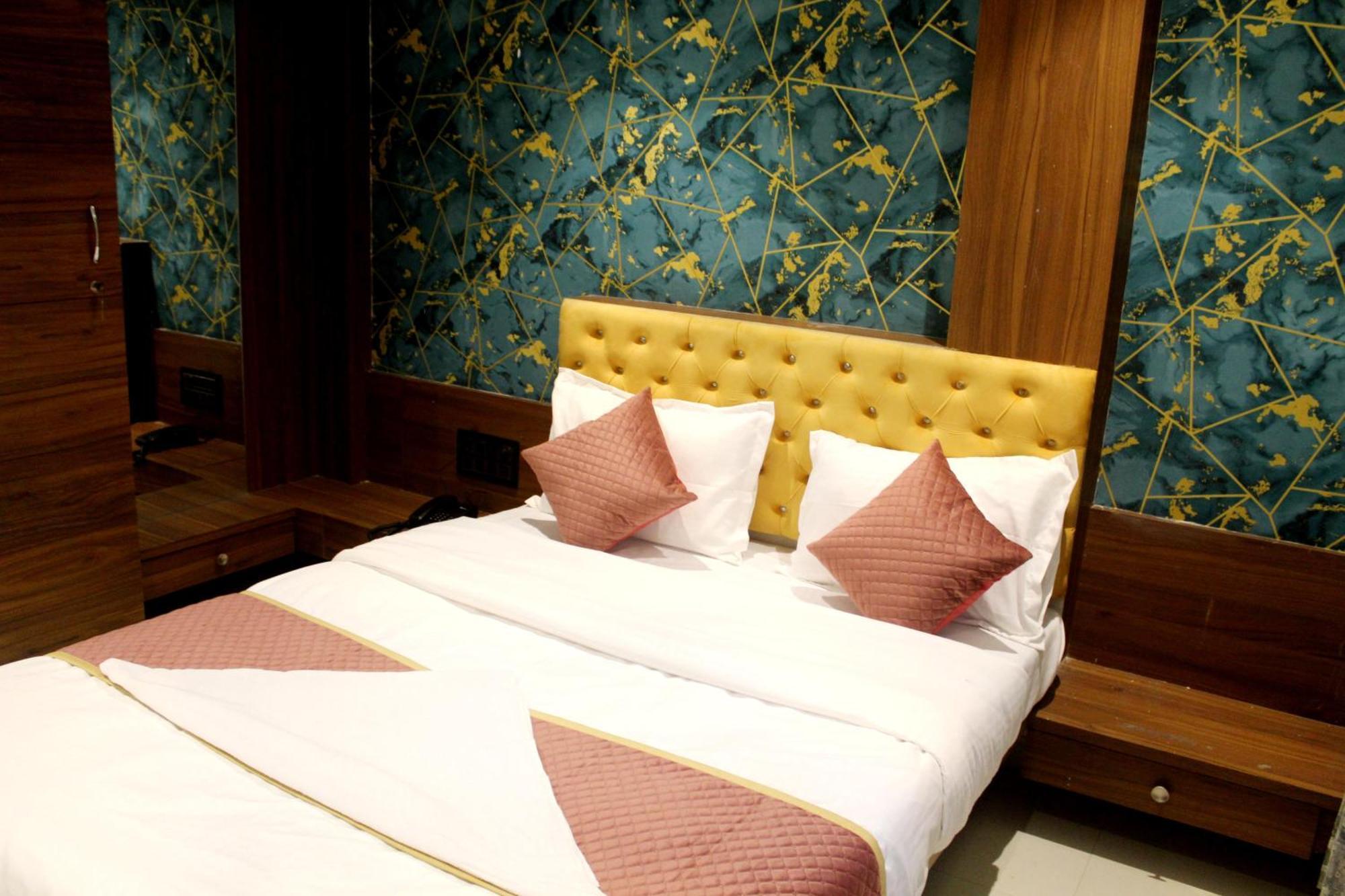 Hotel India Gate Narhe, Pune Exterior foto