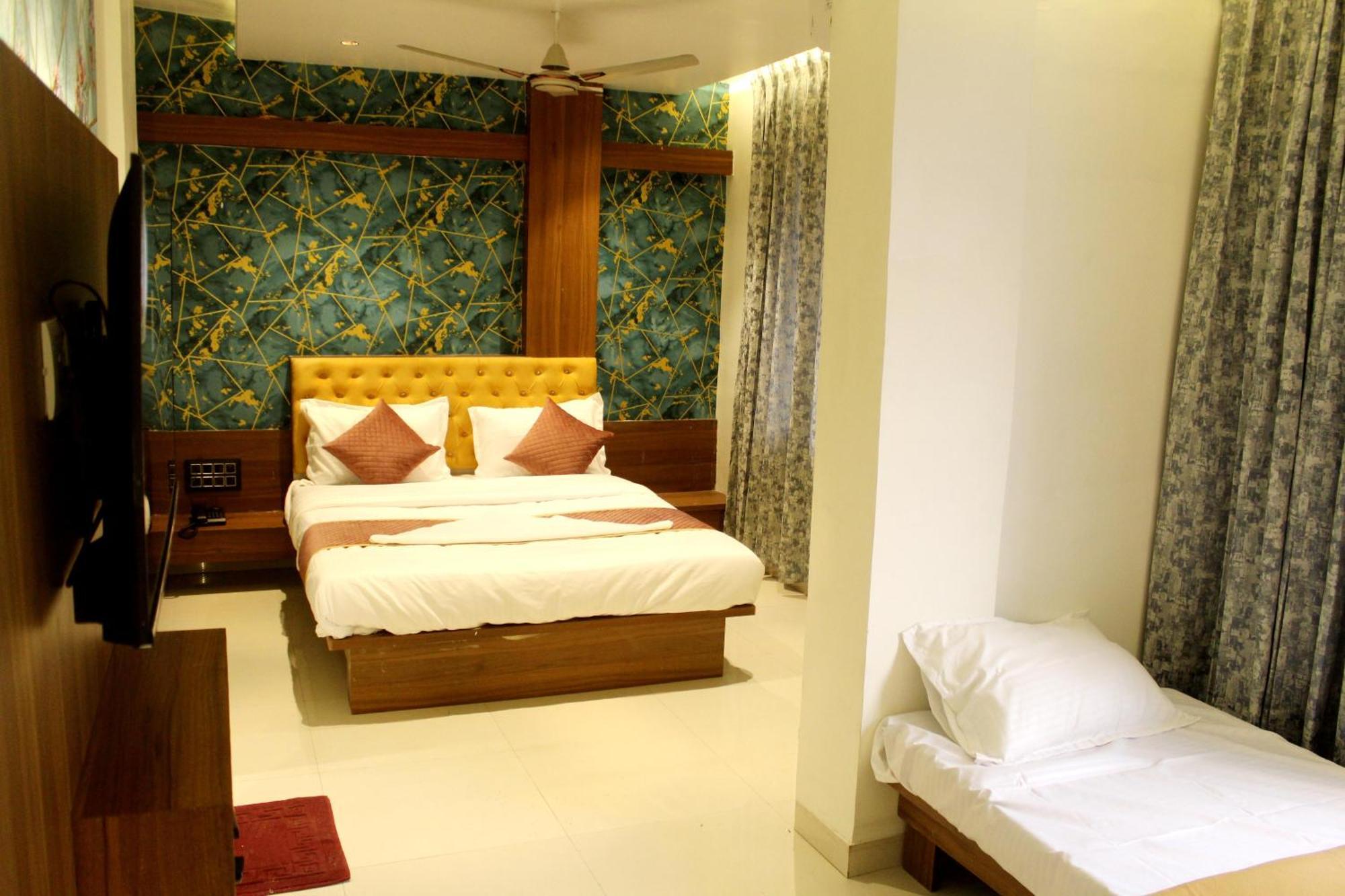 Hotel India Gate Narhe, Pune Exterior foto