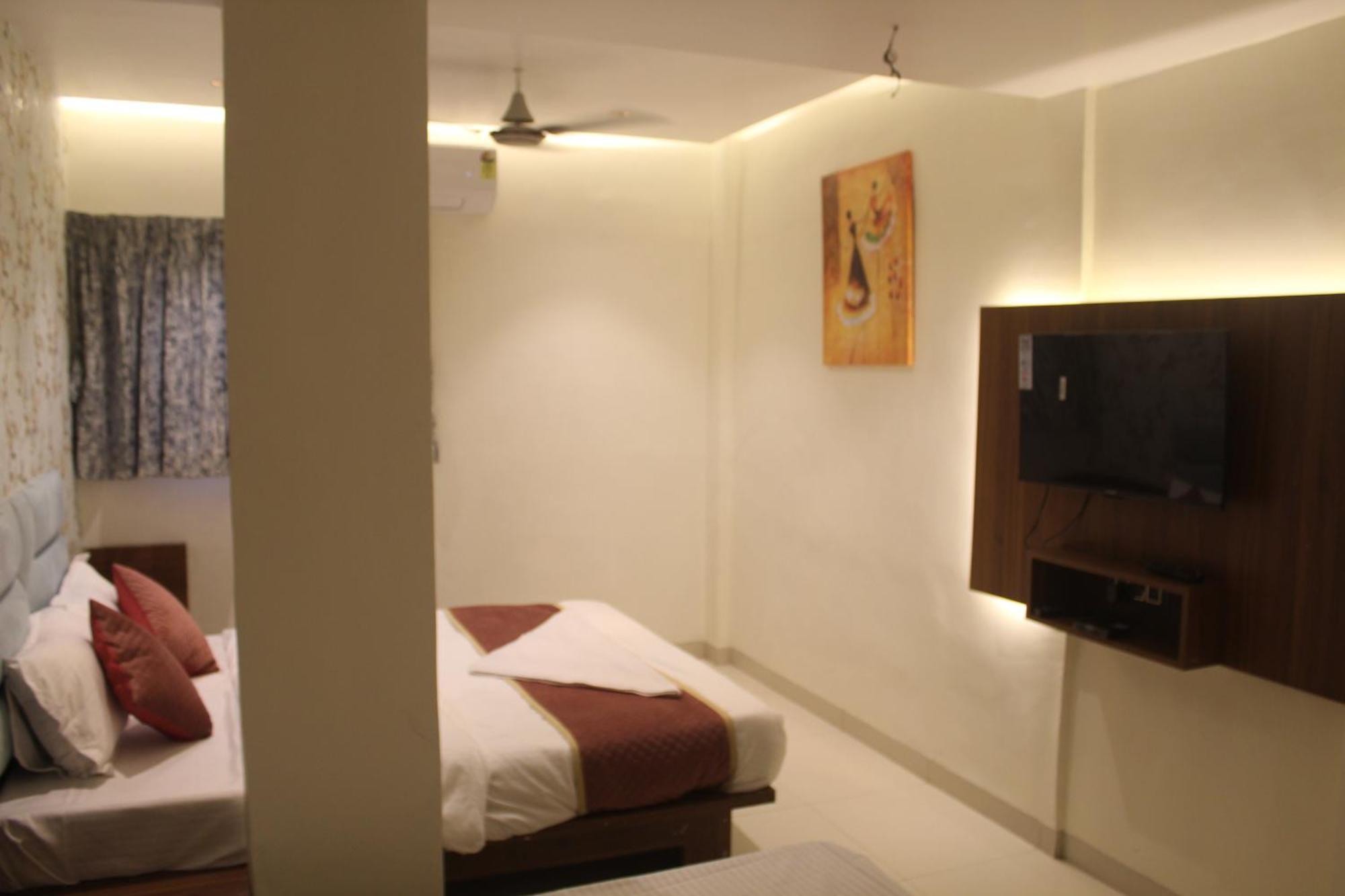 Hotel India Gate Narhe, Pune Exterior foto